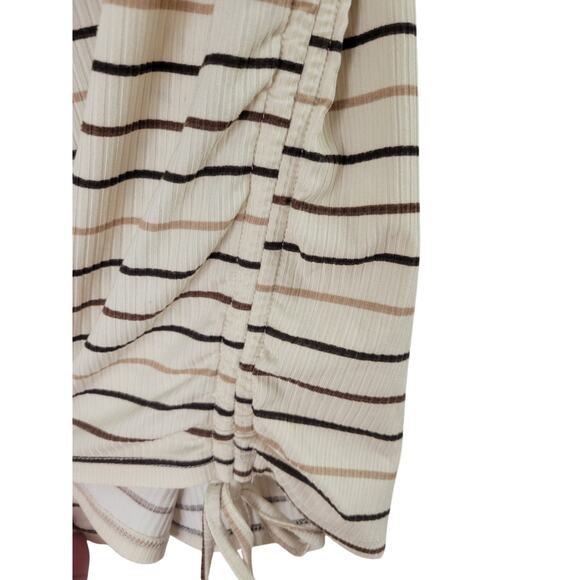 Little Daisy Striped Ruched Side Short Sleeve Fitted Top Juniors Size L - Picture 4 of 4